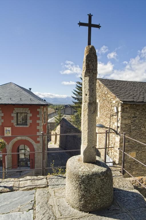 Alberg Anna Maria Janer Llivia Buitenkant foto