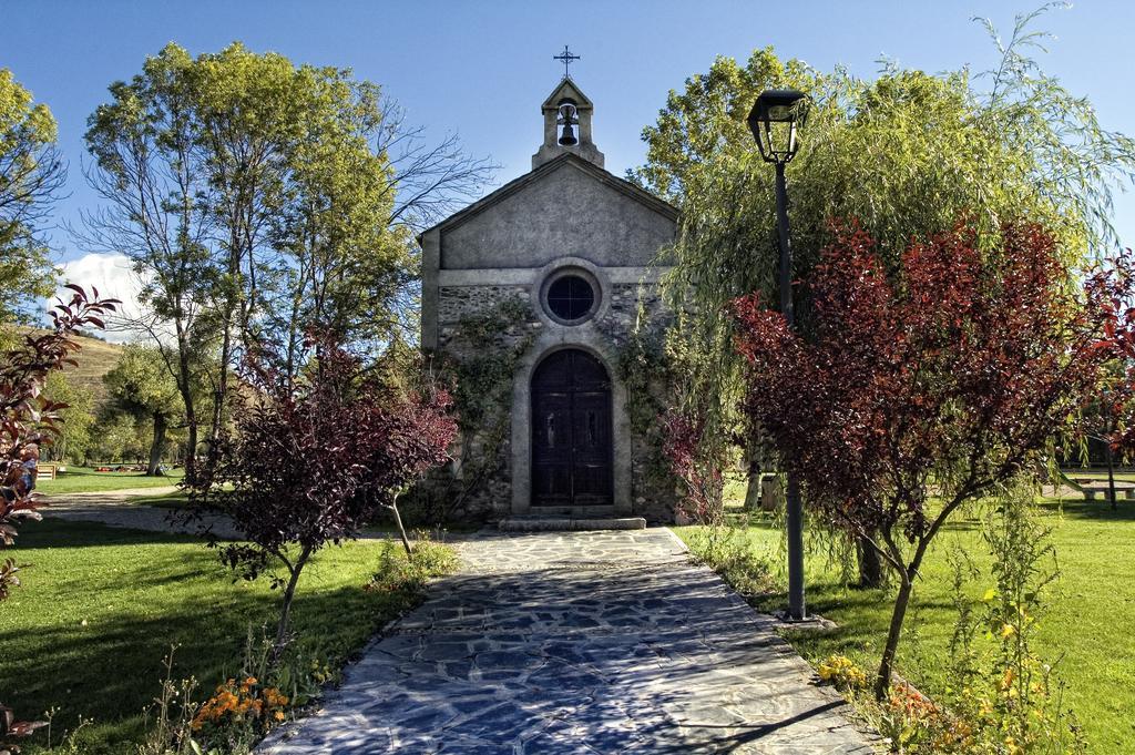 Alberg Anna Maria Janer Llivia Buitenkant foto